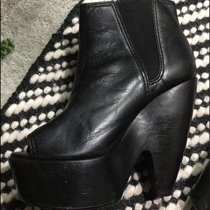 Topshop platform booties in size 7.